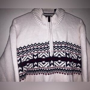 Izod White and Black Patterned Zip Up Sweater